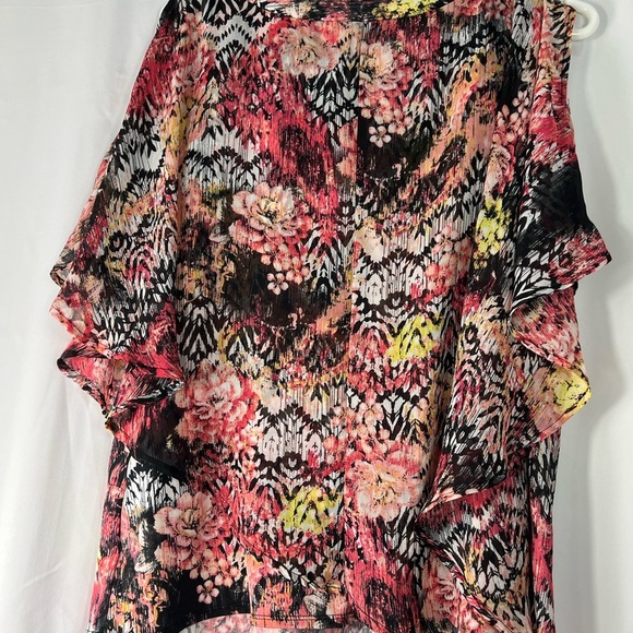 Notations Wonen’s Floral Chiffon Blouse - with metal bar detail - Picture 10 of 10